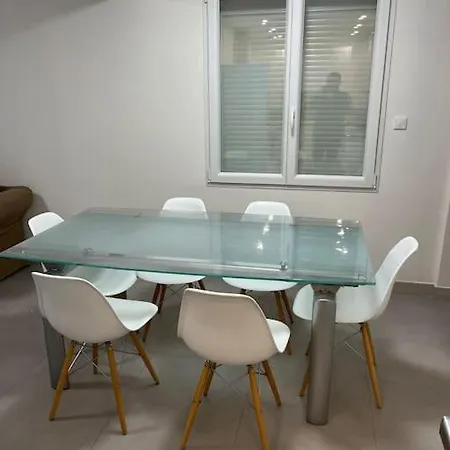 Villa Bas De Avec Jardin *