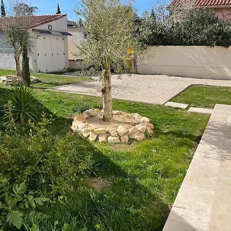 Bas De Avec Jardin * Martigues